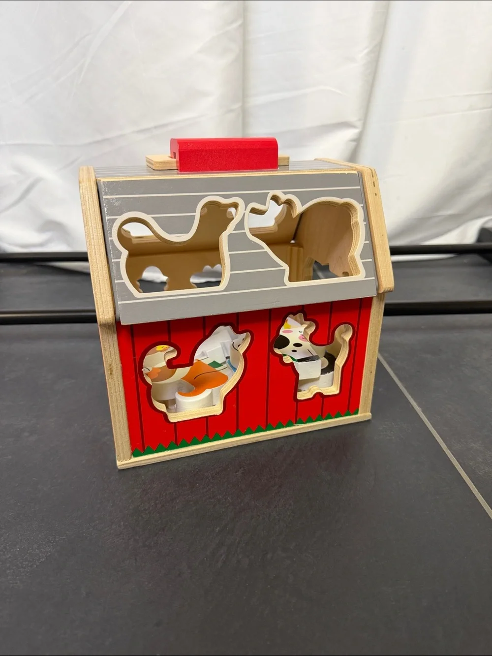 Melissa & Doug Take-Along Wooden Sorting Barn Learning Toy with Flip-Up Roof